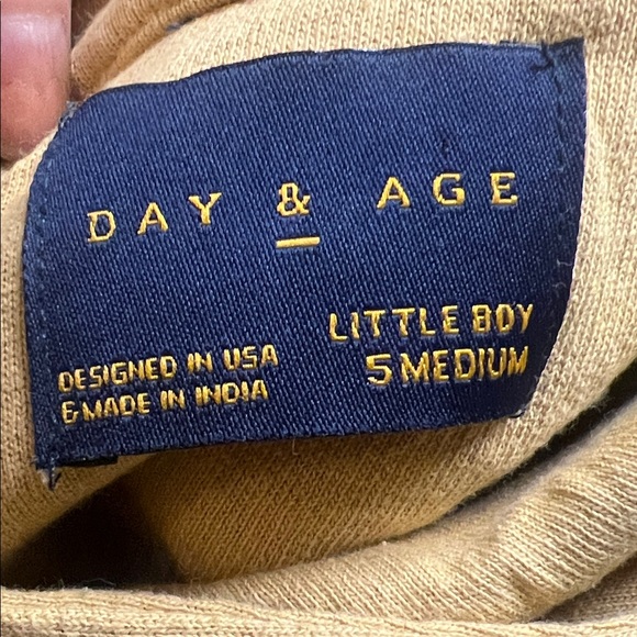 Day & Age - Picture 2 of 7